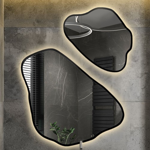 Set von Spiegeln mit unregelmäßiger Form im Rahmen mit... 2