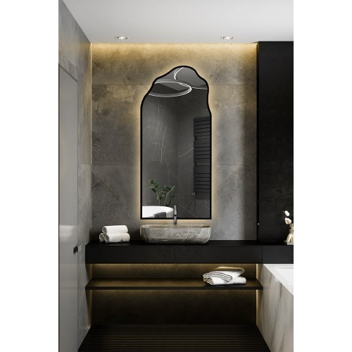 Halbovales Spiegel mit organischer Form in einem...