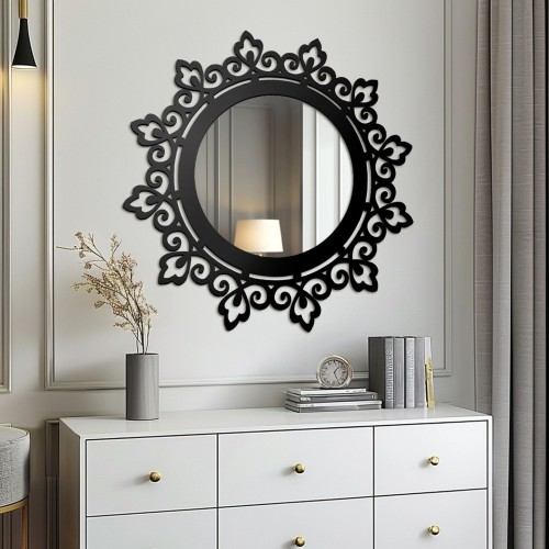 Dekorativer Spiegel, Rahmen mit durchbrochener Verzierung...