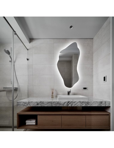 Unregelmäßig geformter Spiegel mit Beleuchtung...