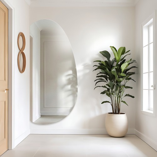 Spiegel mit organischer Form – TURMALIN