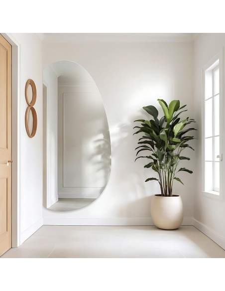 Spiegel mit organischer Form – TURMALIN