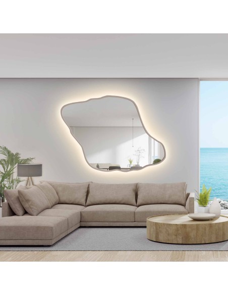 Spiegel mit organischer Form in einem kaschmirfarbenen MDF-Rahmen mit Beleuchtung – MARIS DUNE LED IM RAHMEN