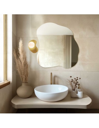 Spiegel in organischer Form mit Lampe – SOLIS...