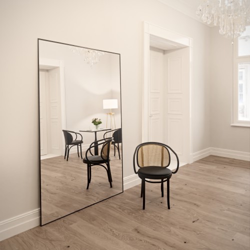 Rechteckiger Spiegel mit minimalistischem schwarzem...