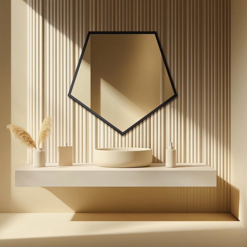 Spiegel in geometrischer Form im Rahmen – PENTA IM RAHMEN