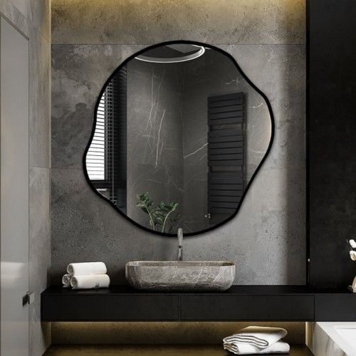 Spiegel mit organischer Form im Rahmen - CYRKON IM RAHMEN