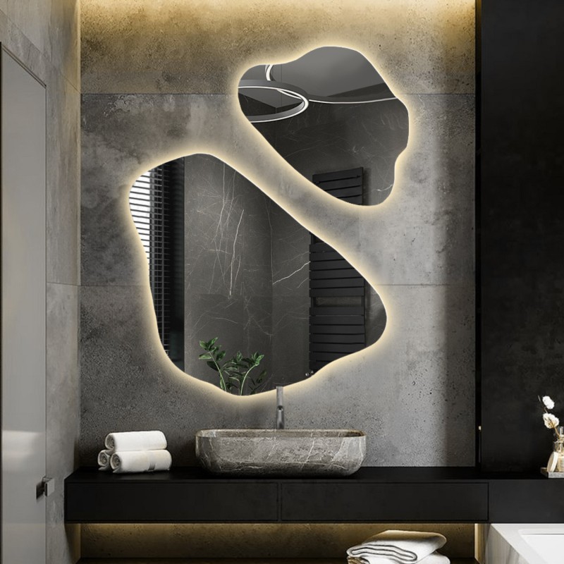 Ein Set von Spiegeln mit unregelmäßiger Form und Beleuchtung - MORION LED