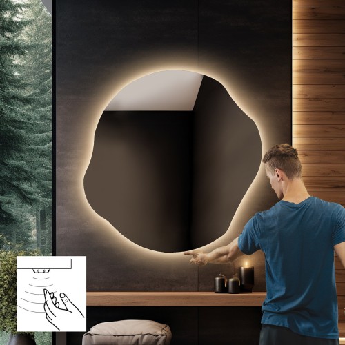 Badezimmerspiegel in unregelmäßiger Form mit...