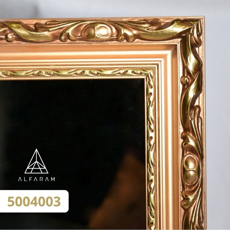 Spiegel mit Holzrahmen mit goldfarbener Ornamentik - 5004003