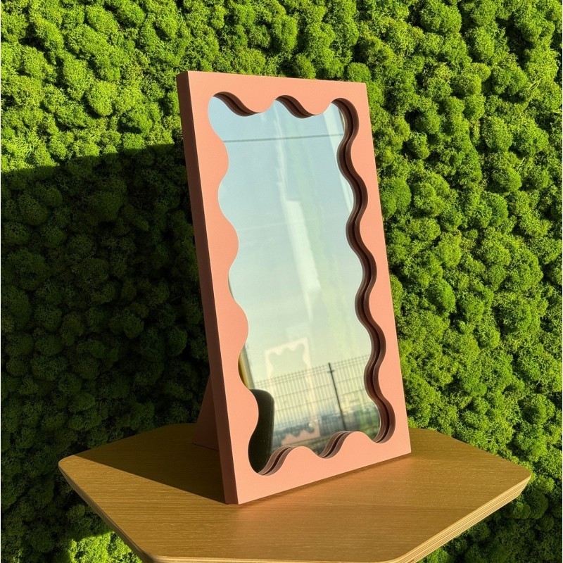 Kosmetikspiegel in rosa MDF-Rahmen – BLOBS PRISM PETITE