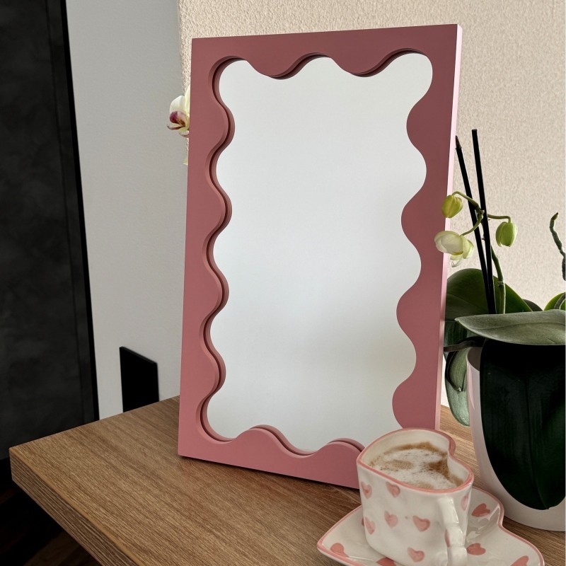 Kosmetikspiegel in rosa MDF-Rahmen – BLOBS PRISM PETITE
