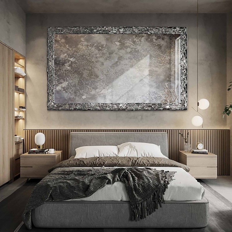 Eleganter Wandspiegel in silbernem Rahmen mit gealterter Spiegelfläche – CLAUDE SILVER