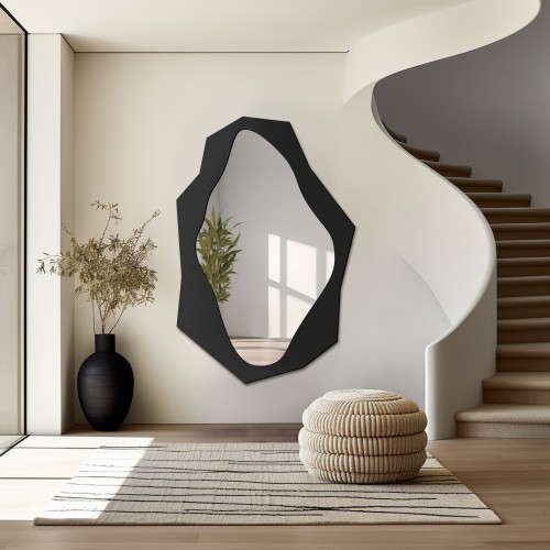 Dekorativer Spiegel in scharfer organischer Form mit...