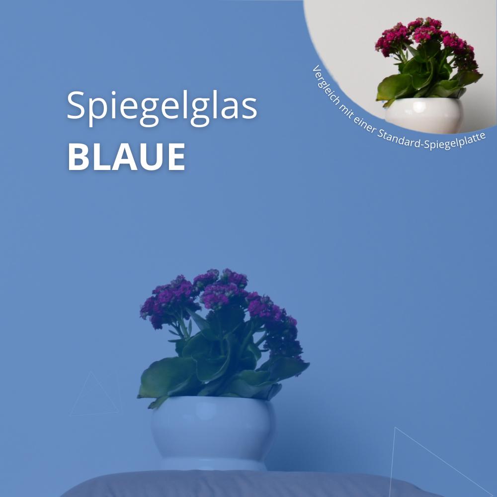 Blaue Spiegelglasfläche